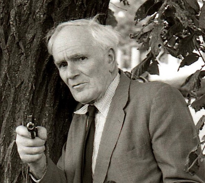 Desmond Llewelyn