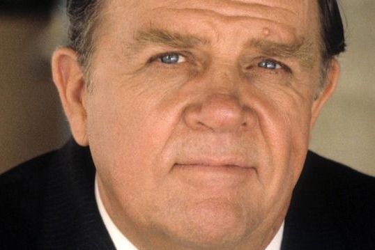 Pat Hingle