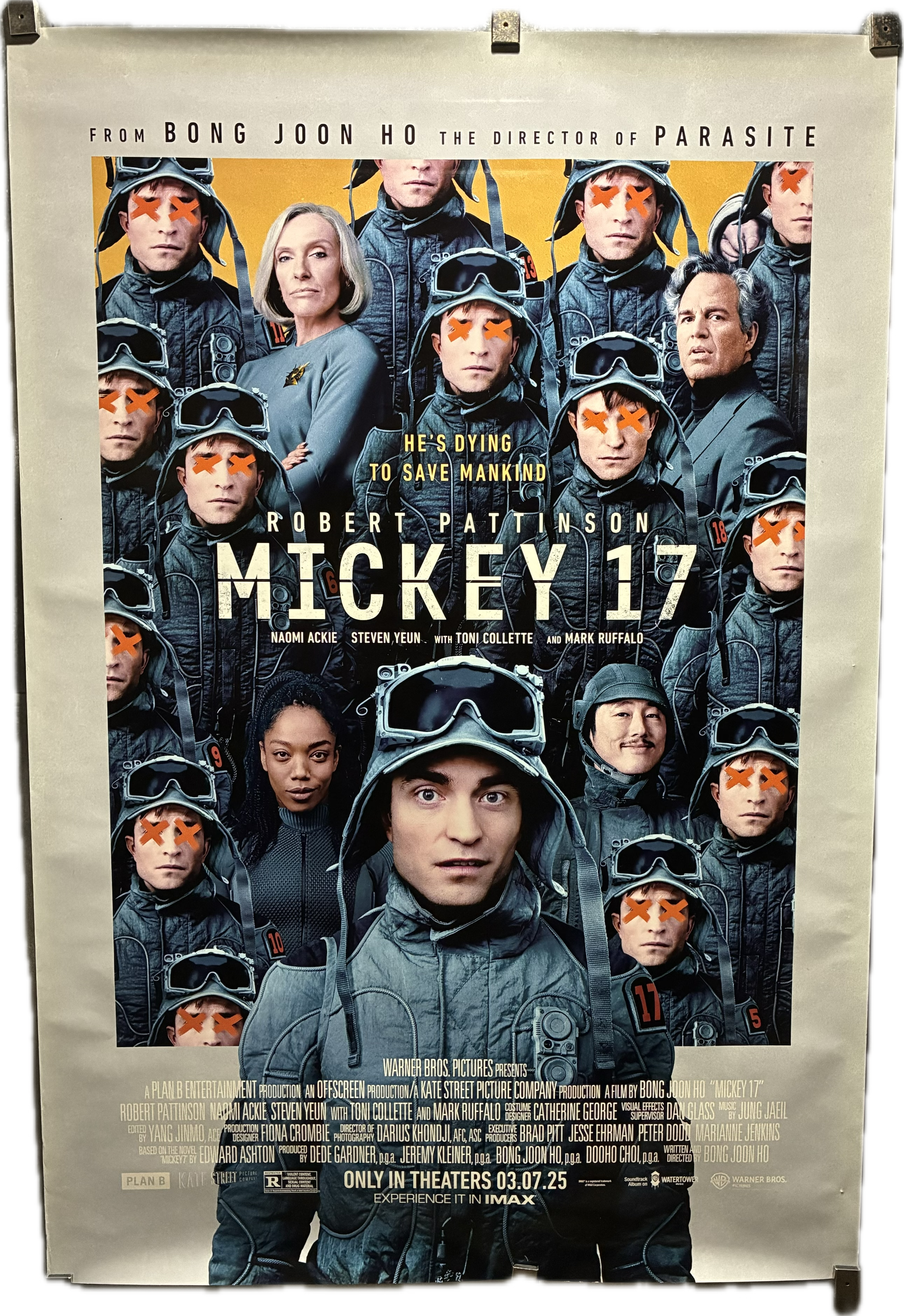 Mickey 17 (2025) Bong Joon Ho Robert Pattinson Toni Collett Steven Yeun Advance 27x41 DS Unfolded