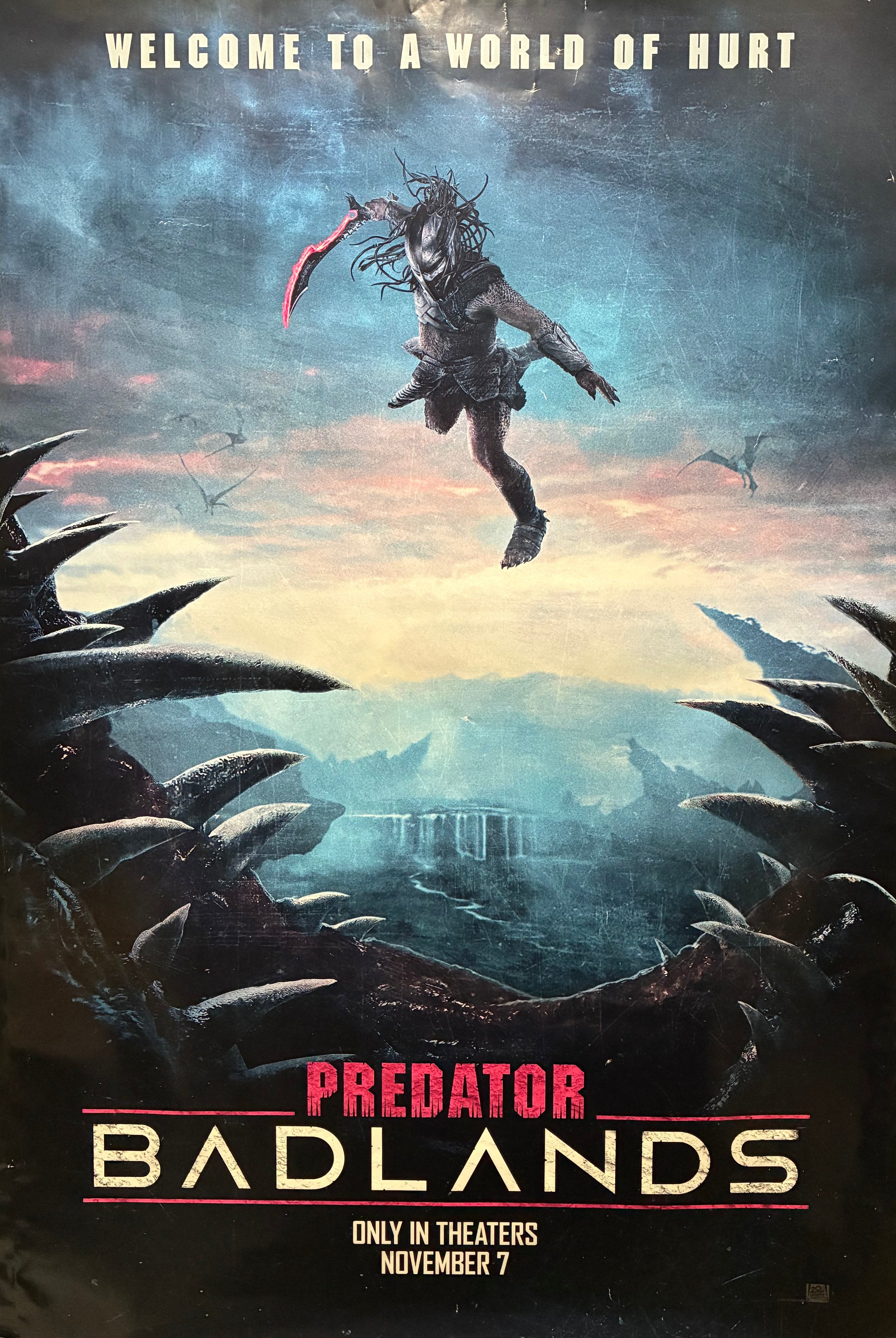 Predator Badlands (2025) Elle Fanning Navi Nayaran 27"x40" unfolded